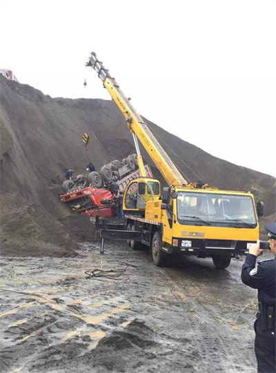 宁陵上犹道路救援